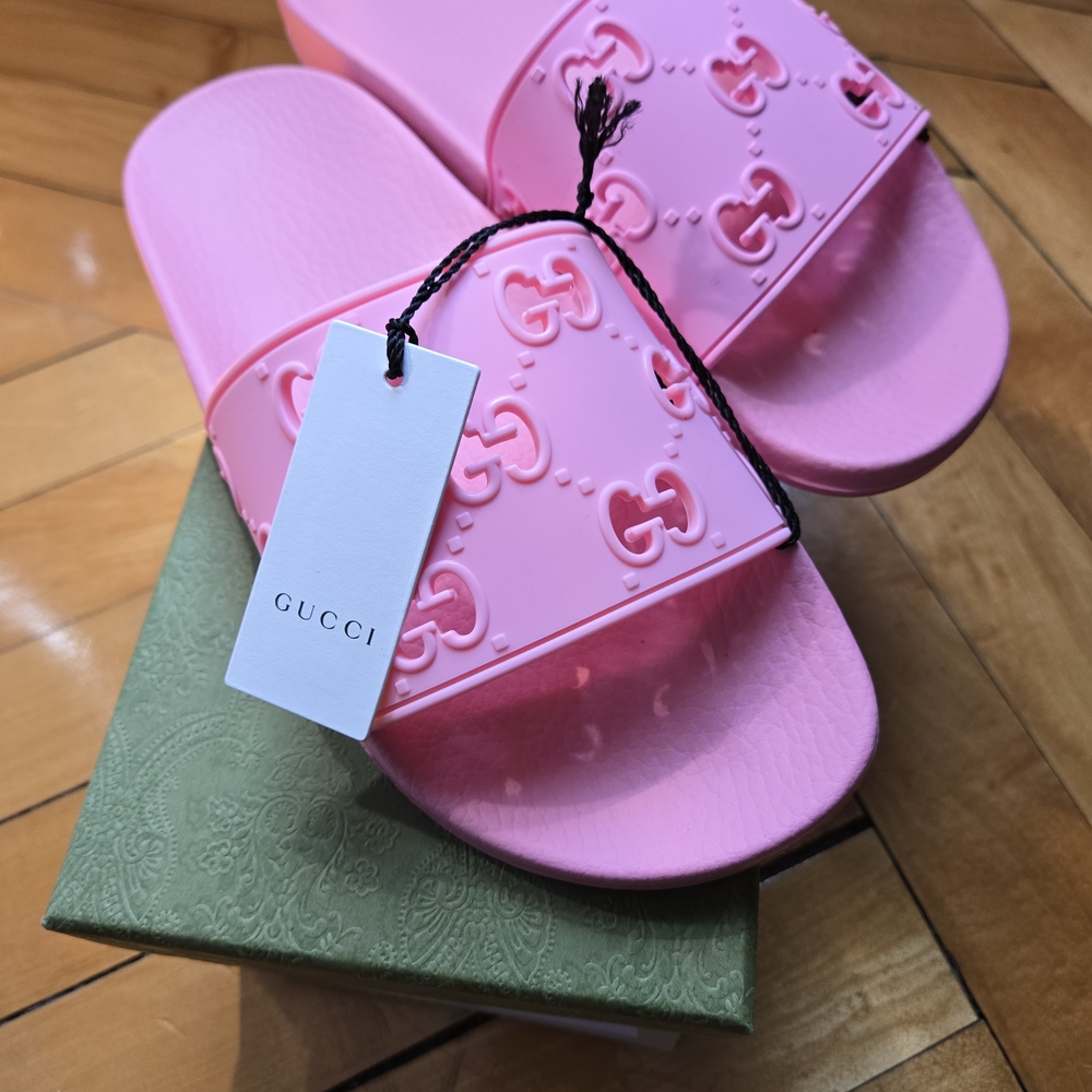 Gucci Pink Logo Slides Sz 7